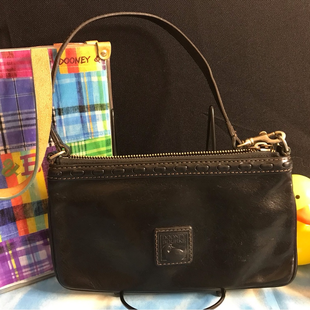 Dooney & Bourke Florentine Lg. Slim Wristlet in Black 🔥